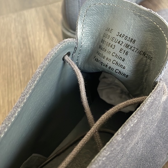Calvin Klein Gray Suede Chukka Boots Men’s Size 9 - NEW Never worn - Picture 6 of 6